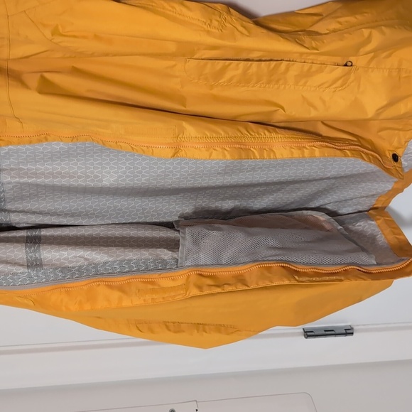 Marmot Yellow Lightweight Rain Jacket - Picture 2 of 4